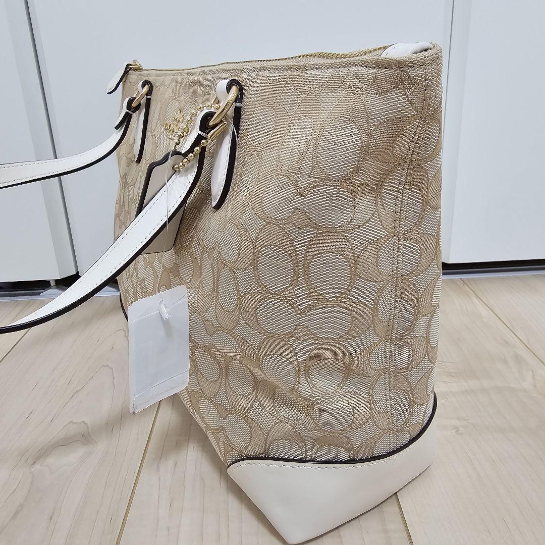 COACH ベージュ トートバッグ 新品タグ付き