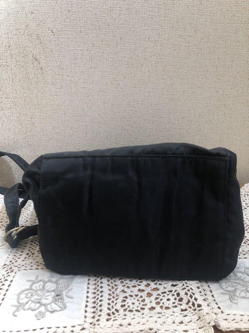 PRADA ブラック ショルダーバッグ