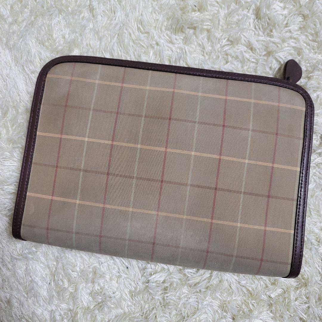 定番爆買い 美品✨バーバリー クラッチバッグ 玉虫ノバチェック サフィアーノレザー ロゴ Imwlq-m11879925350 セール
