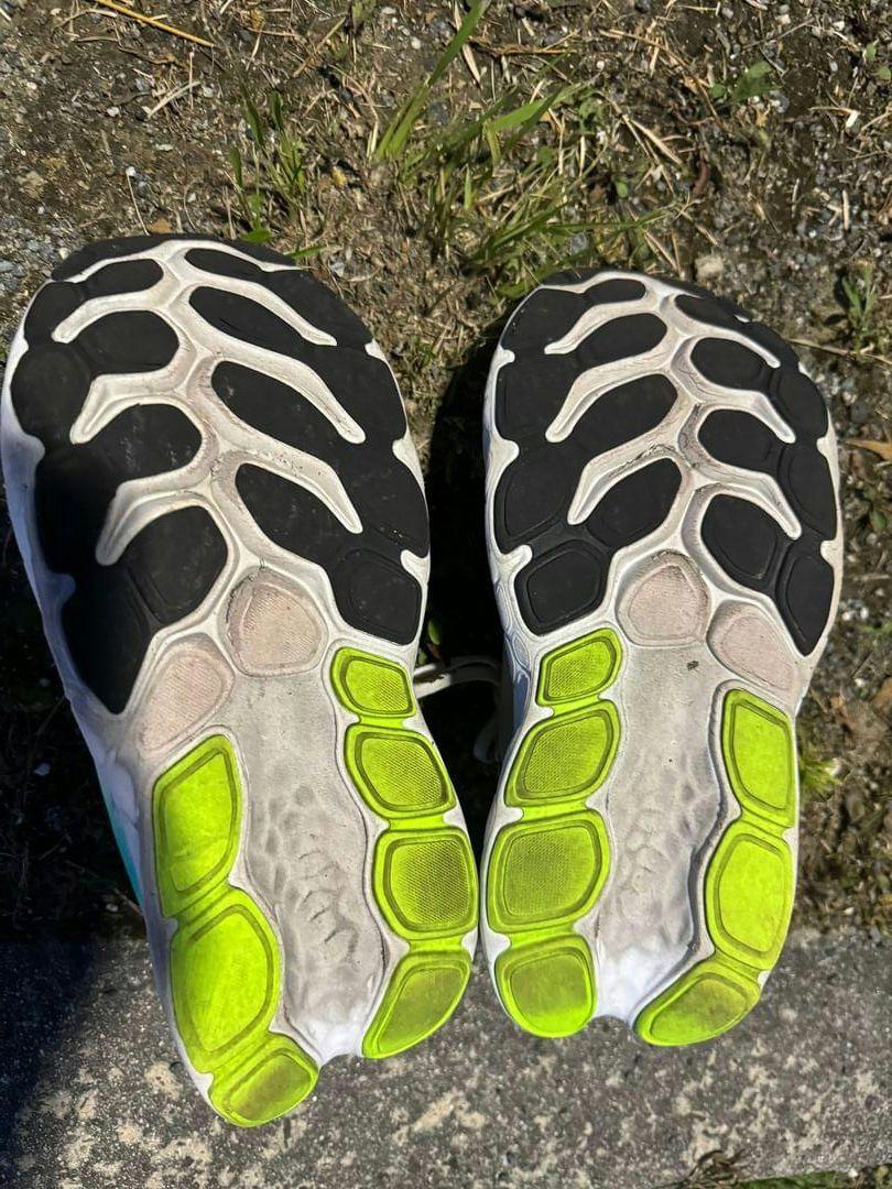 NewBalanceフレッシュフォームXモアV4  26cm 2E