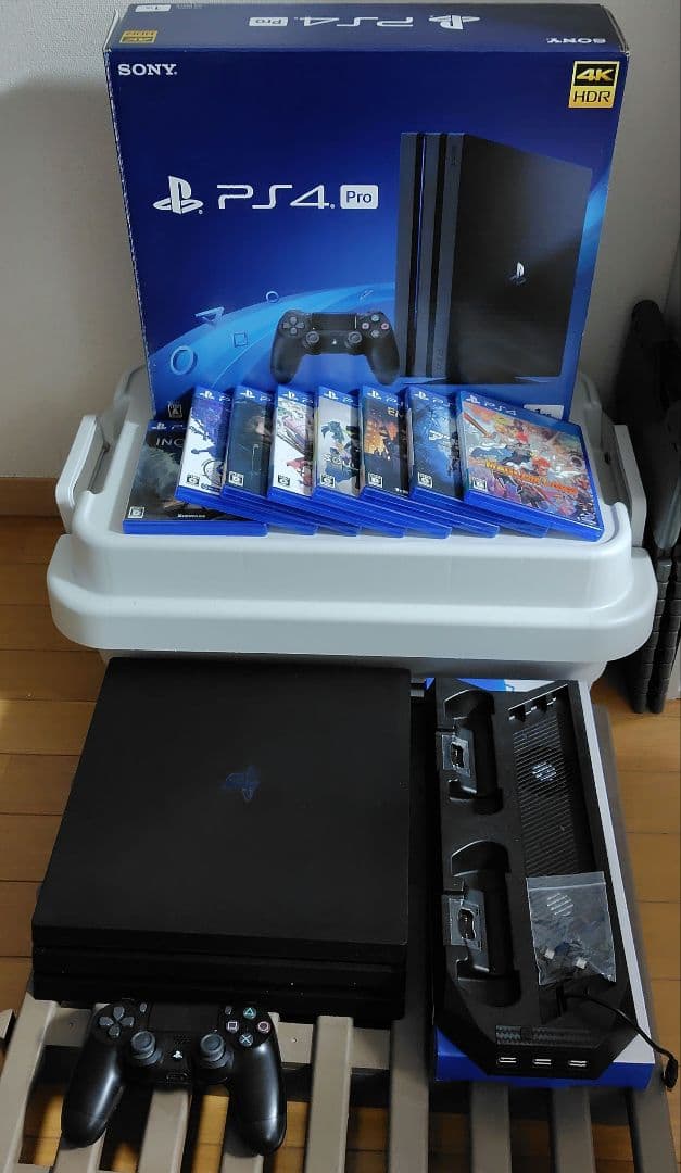 Sony PS4 Pro 1TB + 縦置きコントローラー充電スタンド+ソフト