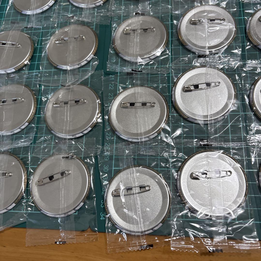 未開封 ツイステ ヴィル 実験着 カプセル缶バッジ 43点