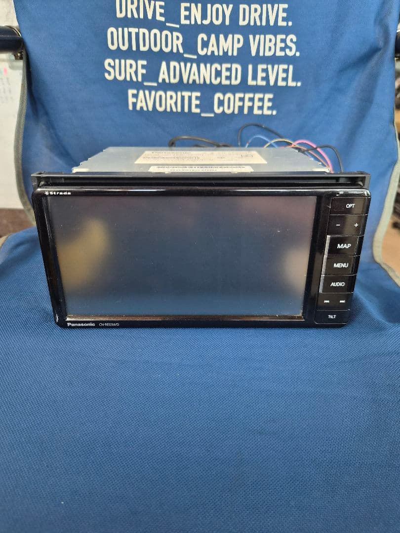 Panasonic Strada　CN-RE03WD 7インチワイド