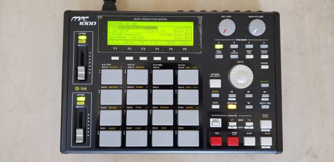 メンテ済み良い状態 AKAI MPC1000BK 内部スイッチ全交換 Tq87Y-m11941659088 通販定番