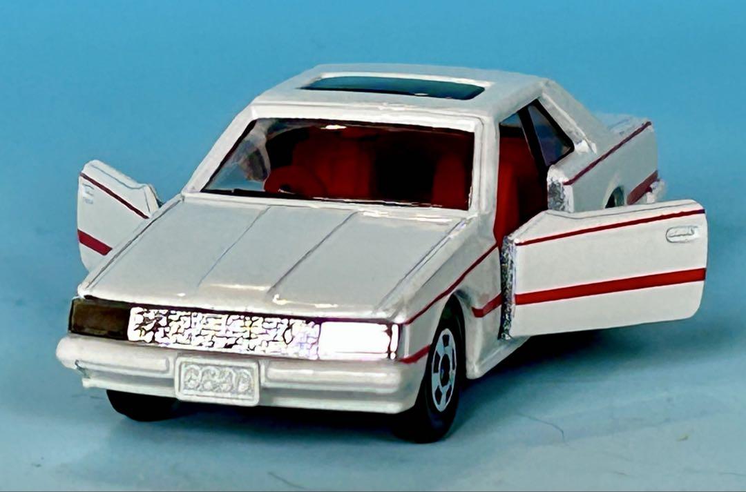 トミカ 黒箱 20 ニッサンスカイライン 2000TURBO GT-E•S