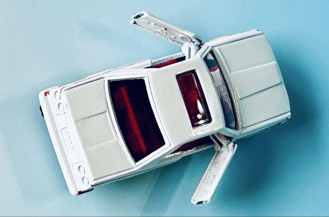 トミカ 黒箱 20 ニッサンスカイライン 2000TURBO GT-E•S