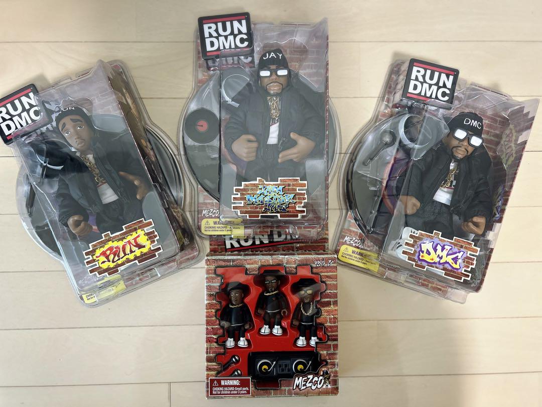 RUN DMC フィギュア 3体セット MEZCO RUN DMC アクションフィギュア 3体セット - メルカリ