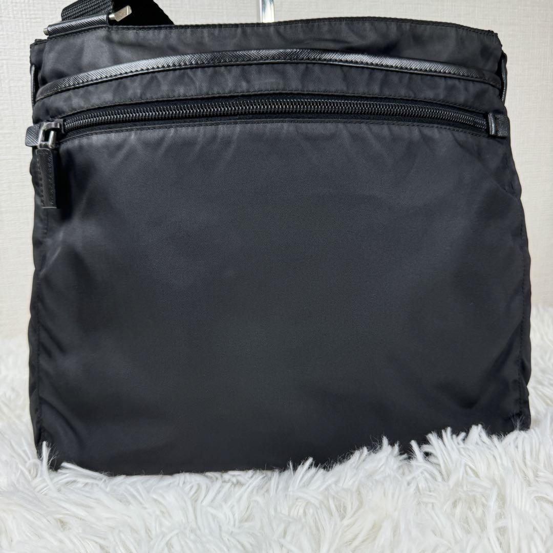 美品✨ PRADA ショルダーバッグ 三角ロゴ サフィアーノレザー