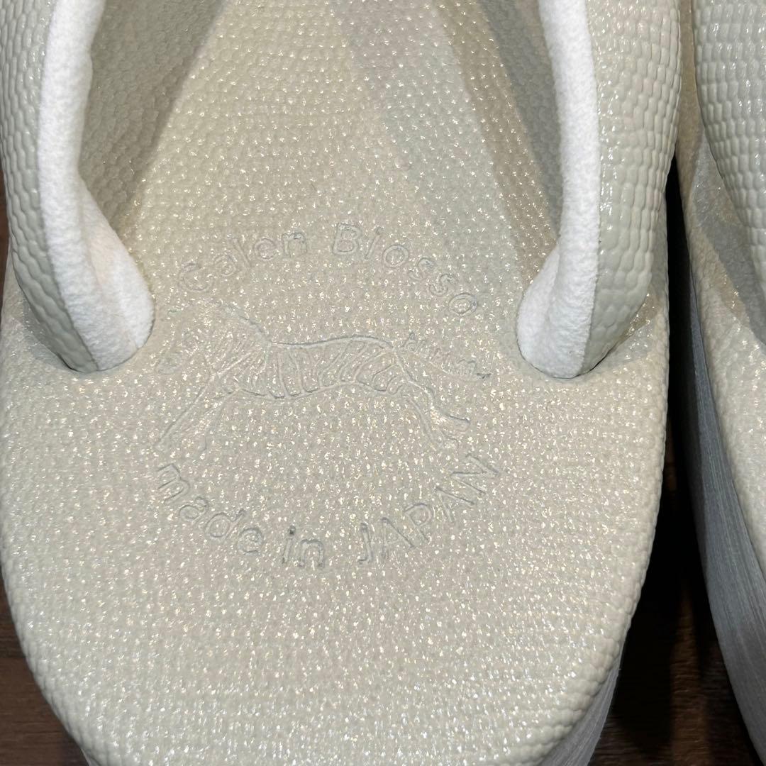 【Calen Blosso】カレンブロッソ　カフェ草履　胡粉色　 ギアナ　M