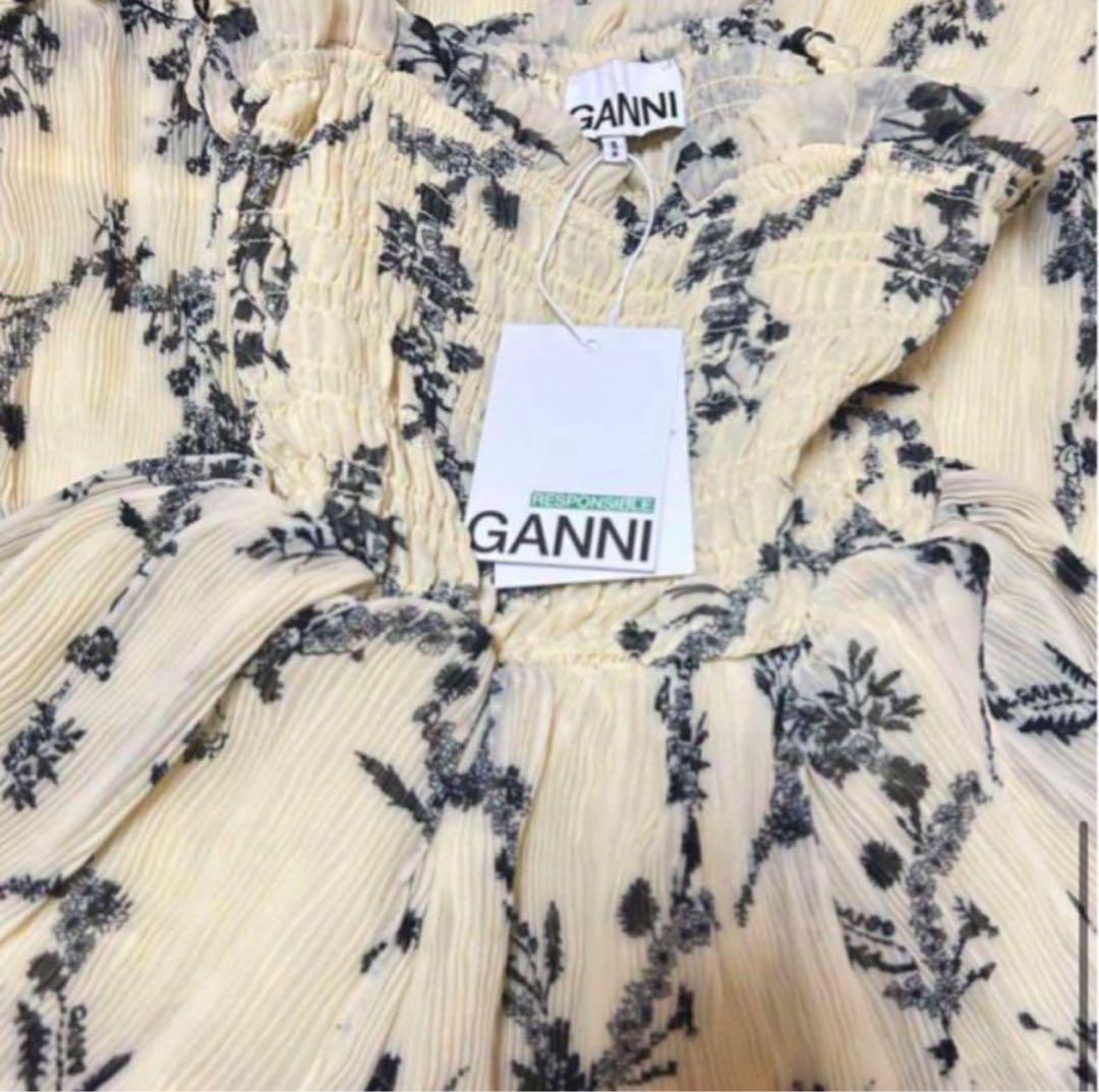 ganni ガニー　横田ひかる　ハンソヒ　着用　ワンピース　シャーリング ganni ガニー 横田ひかる ハンソヒ 着用 ワンピース