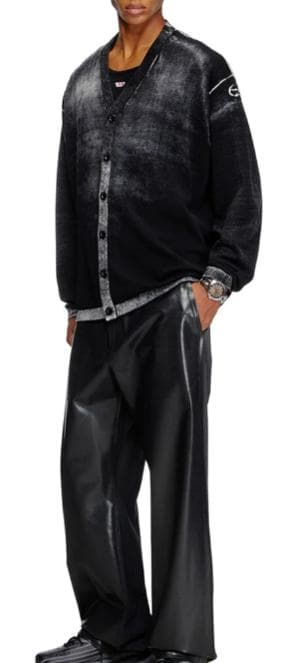 DIESEL 予備ボタン付き グレン期名作ロゴ付きニットカーディガン DIESEL 予備ボタン付き グレン期名作ロゴ付きニットカーディガン