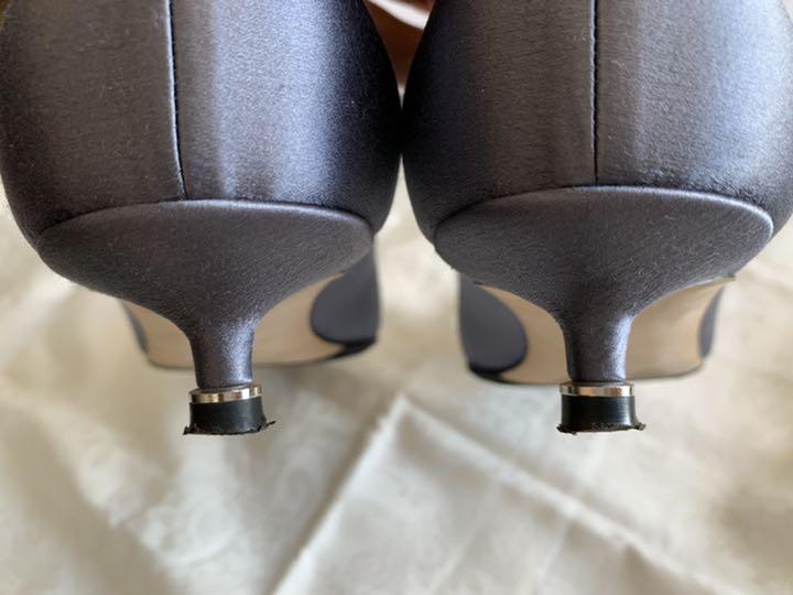 Manolo Blahnik ハンギシパンプス