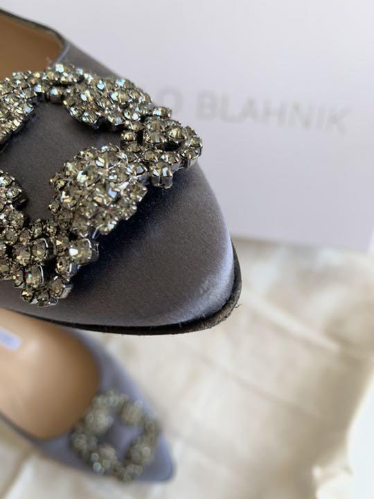 Manolo Blahnik ハンギシパンプス