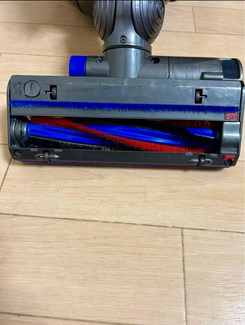 Dyson DC63 掃除機•サイクロン• キャニスター• アタッチメント6個 Dyson DC63 掃除機•サイクロン• キャニスター• アタッチメント6個
