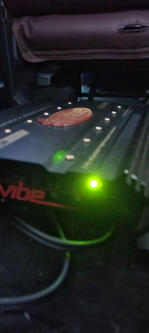 Lanzar Vibe 230 アンプ 500ワット