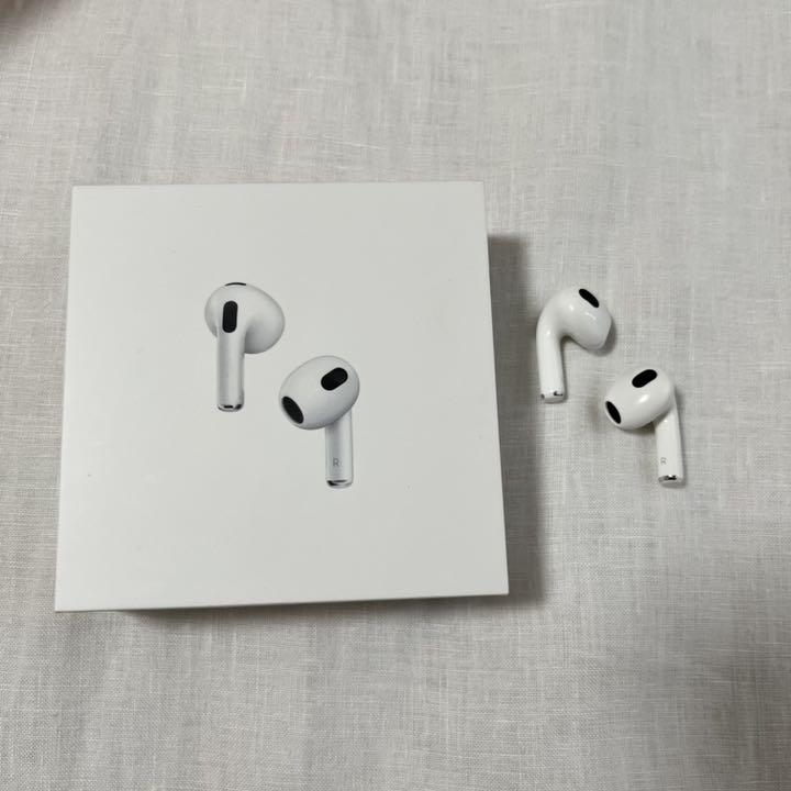 37%割引ホワイト系【美品】 Apple Airpods (第3世代) MME73J/A ケース
