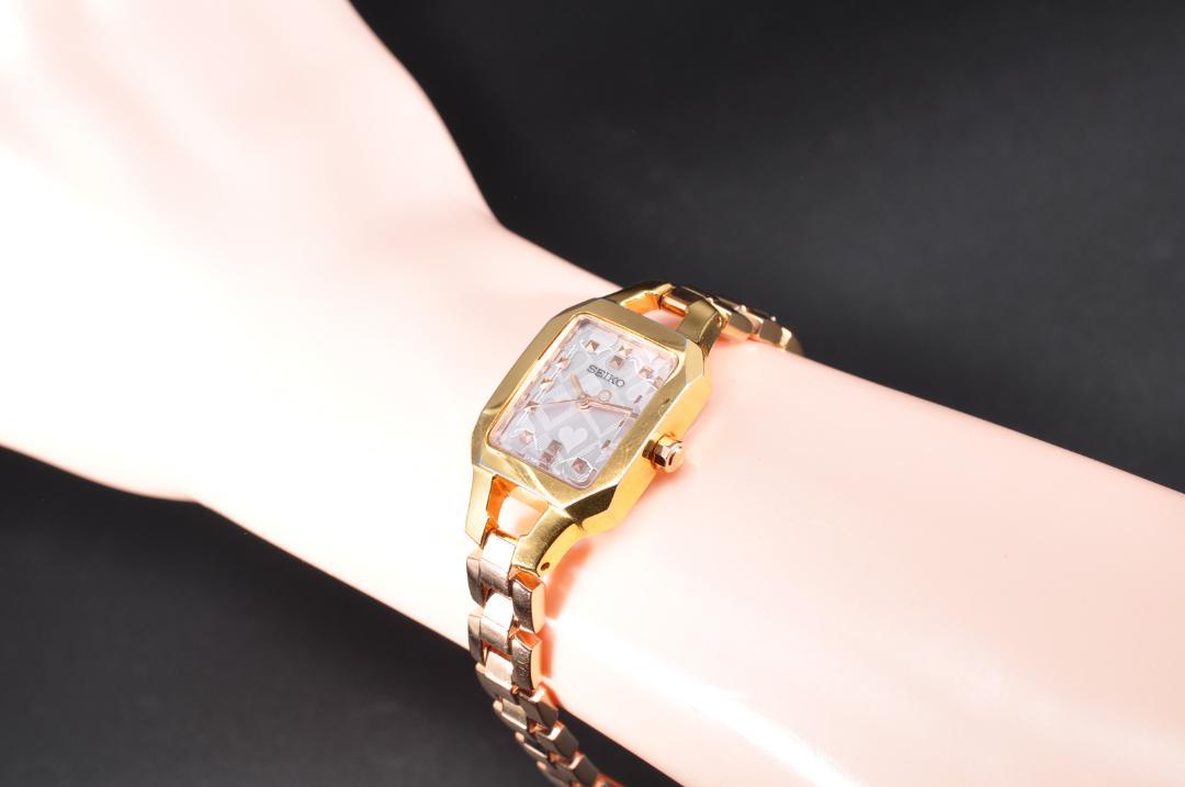 SEIKO セイコー V111-0BE0 限定 ソーラー レディース 腕時計