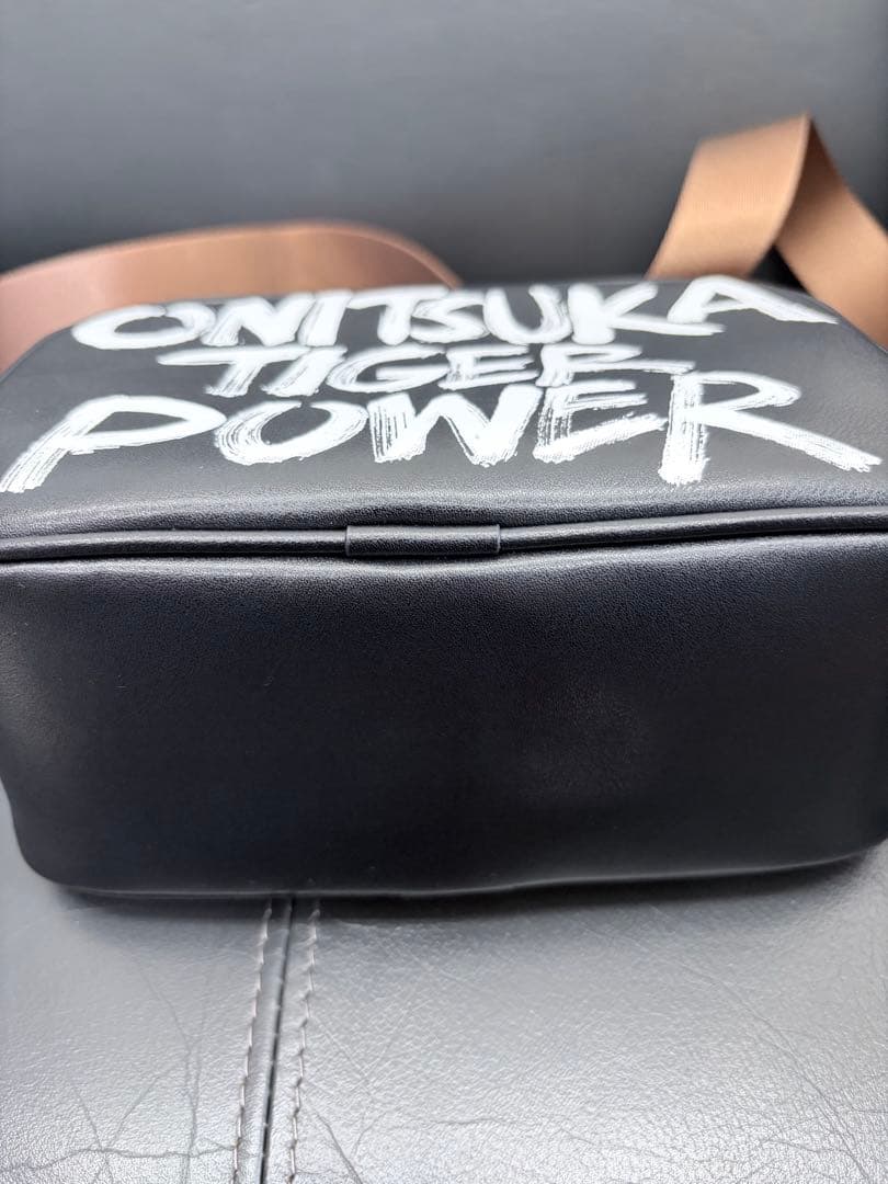 美品★Onitsuka Tiger★ショルダーバッグ 手書き風プリント 美品★Onitsuka Tiger★ショルダーバッグ 手書き風プリント
