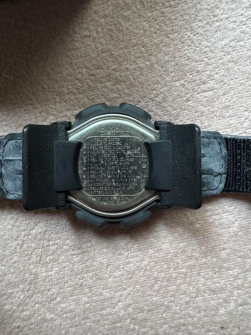 CASIO G-SHOCK デジタル腕時計 ケース＆説明書付き - メルカリ