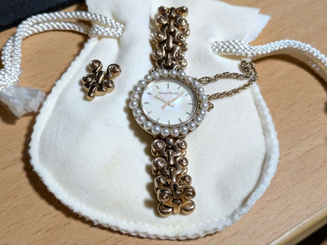 シャンタルトーマス レディース腕時計 ピンクシェル