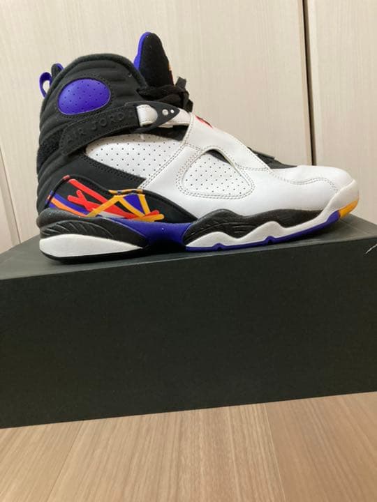 ナイキ エアジョーダン8 レトロ スリー ピート ナイキ エアジョーダン8 レトロ スリー ピート