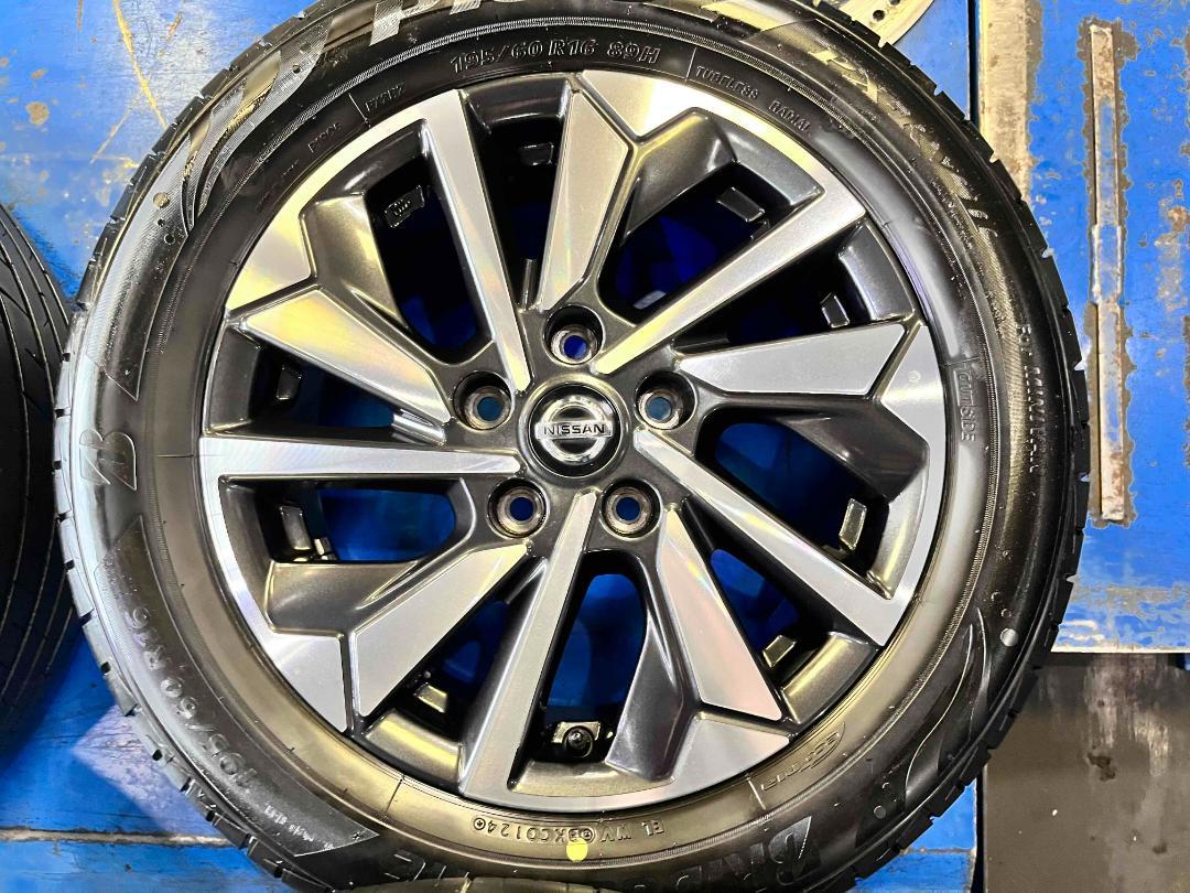 日産C27セレナ純正 195/60R16 4本ホイールセット