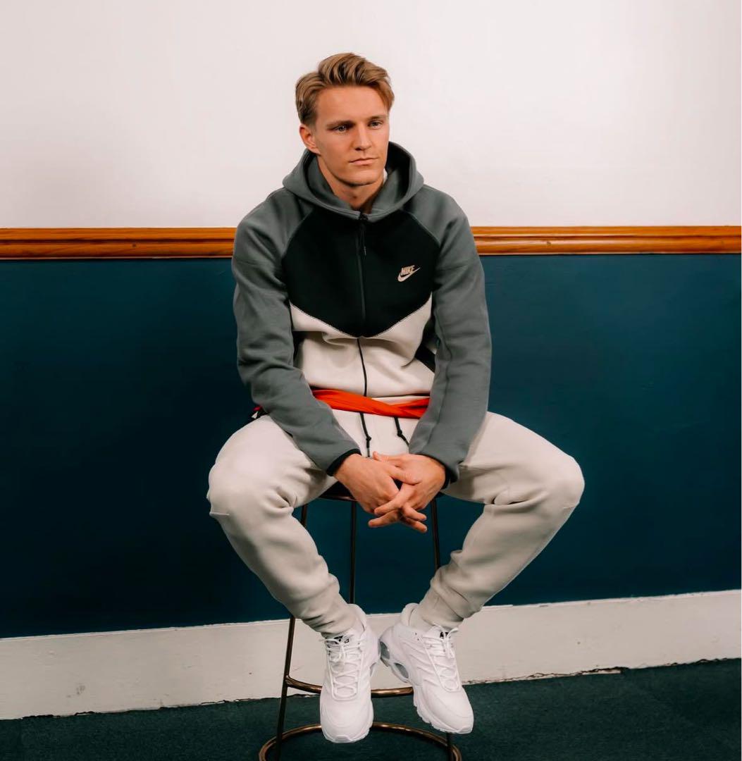 nike tech fleece S 海外限定 上下セット