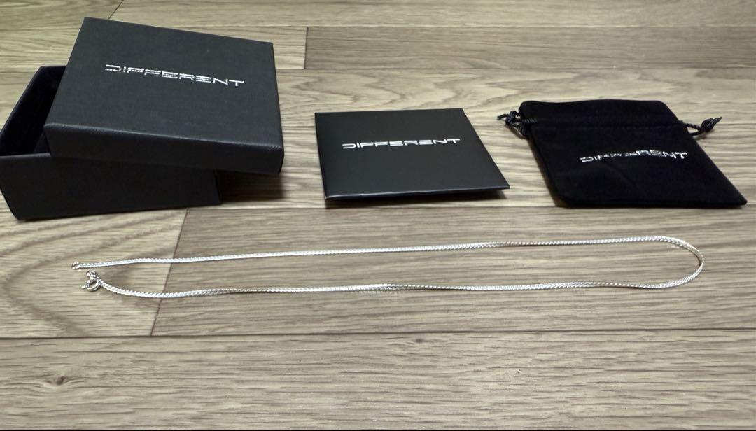 ファッションなデザイン ジョージ DIFFERENT NECKLACE シルバー アクセサリー