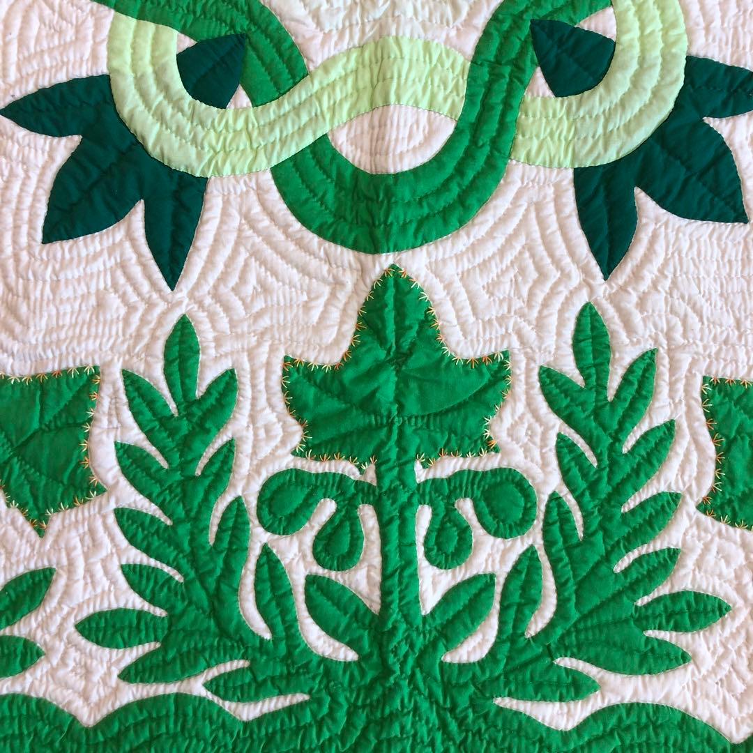 ハンドメイド 緑色と白色の手縫いキルティングタペストリー