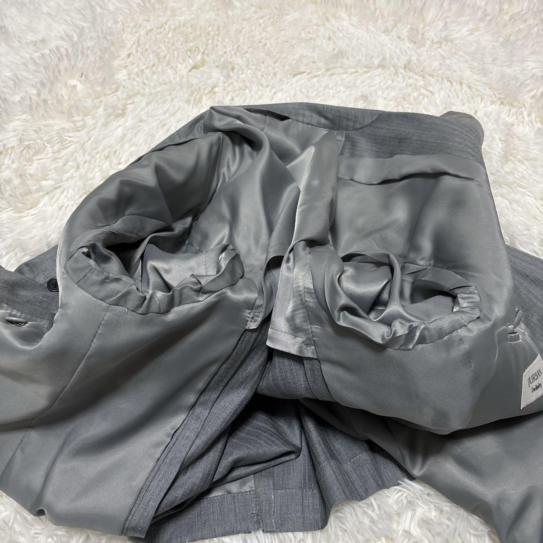 未使用に近い　D'URBAN　セットアップ　シルク混　グレー　ストライプ　AB4