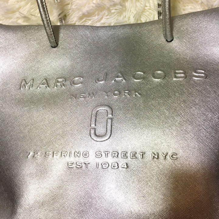 【はしており】 未使用 MARC JACOBS✨シルバー 銀 レザー トートバッグショルダー OJNIh-m12079466010 えください