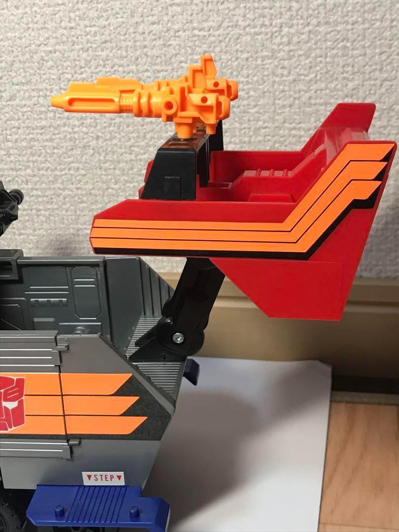 TRANSFORMERS ACTION MASTERS トレーラー型ロボット