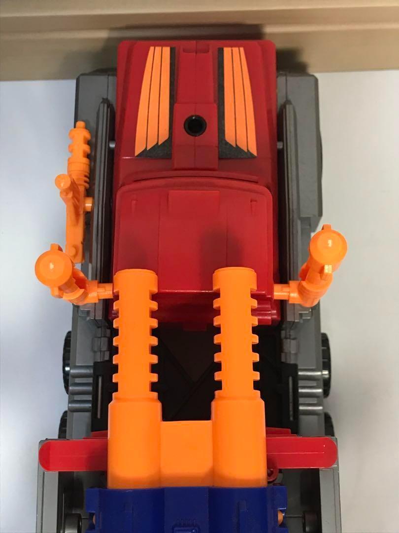TRANSFORMERS ACTION MASTERS トレーラー型ロボット