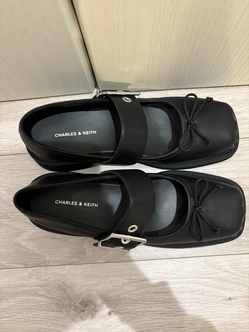 【新品】【未使用】 CHARLES&KEITH ストラップ付きパンプス