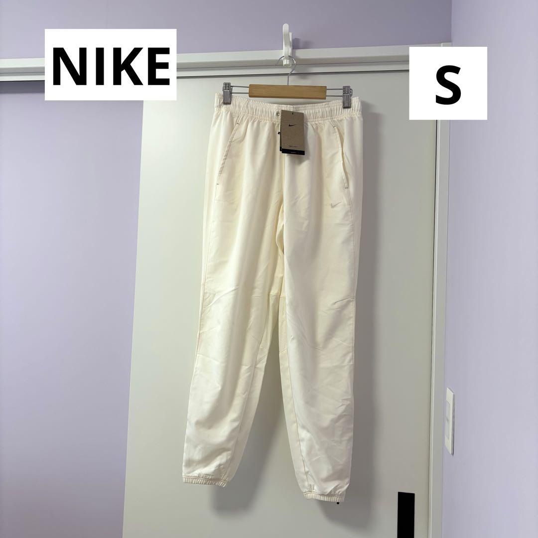 【新品】Nike Dri-FITナイキウィメンズレディースランニングパンツ　Sウォーキング・ランニングウェア