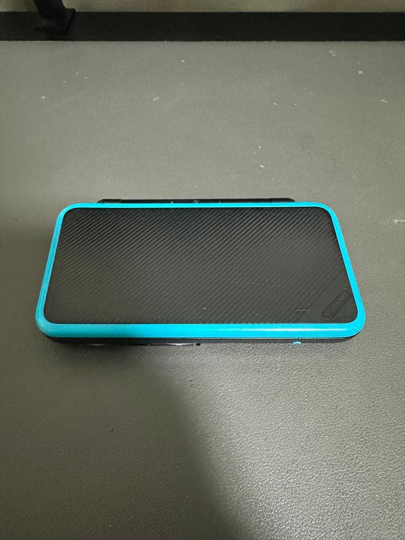 2998 ジャンク Newニンテンドー2DS ll ターコイズ全体的に状態が悪い