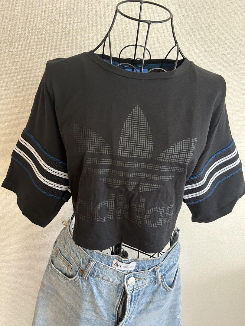 adidas クロップドTシャツ 黒 3本ライン