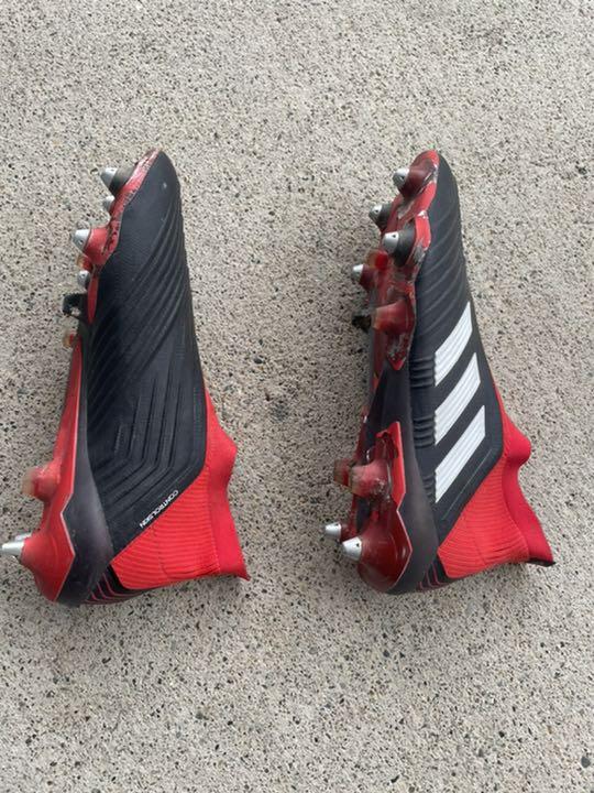ADIDAS プレデター