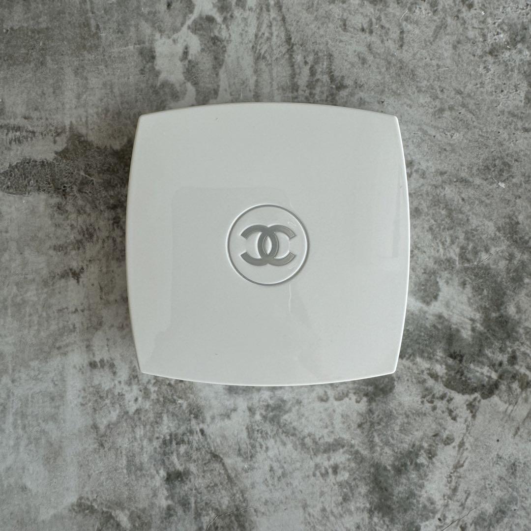 CHANEL ル ブラン コンパクト ラディアンス 21
