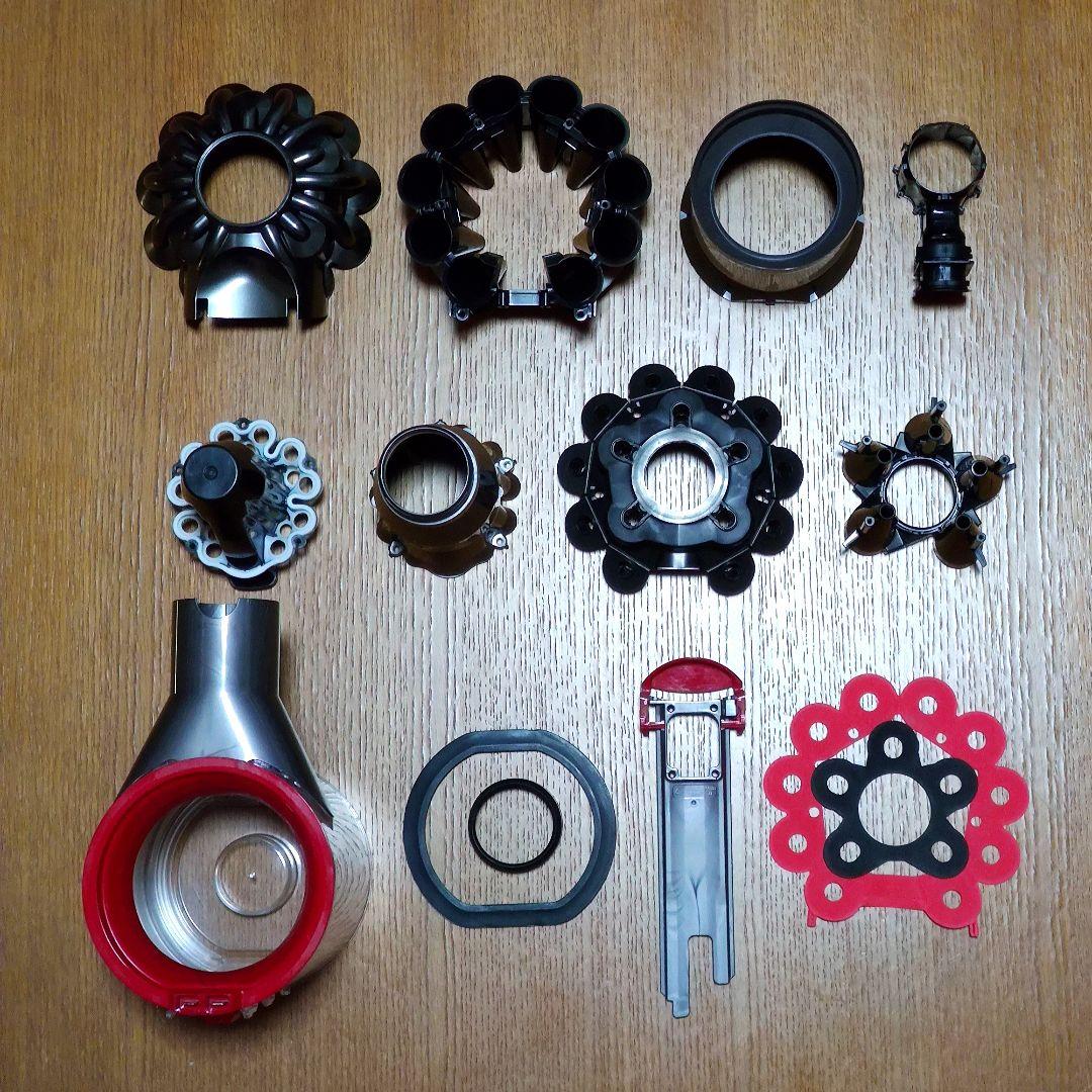 ダイソンV8 SV10掃除機＋マキタ18vアダプターセット 分解清掃済み 動作品