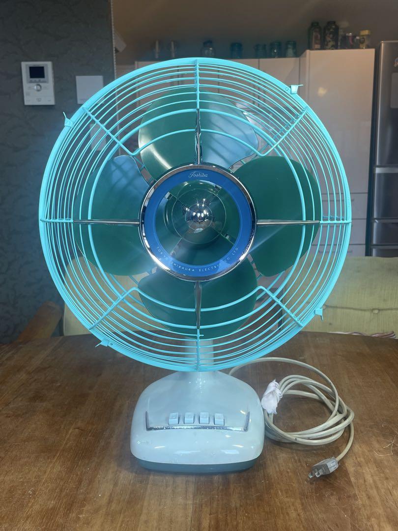 DarkBlue の涼しげな羽根/ランプも光る！ 暑夏をecoに乗切る東芝扇風機 DarkBlue の涼しげな羽根/ランプも光る！ 暑夏をecoに乗切る東芝