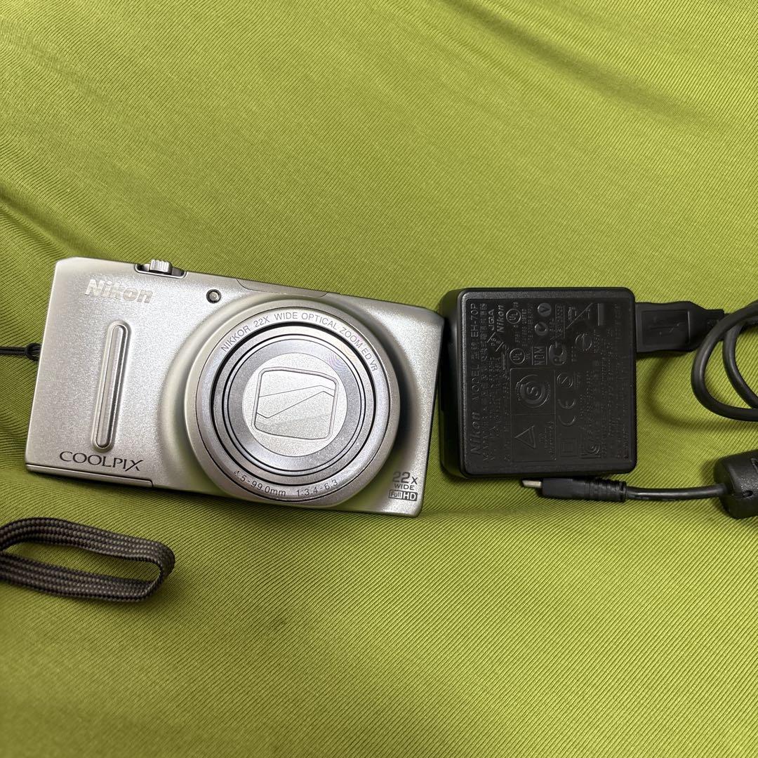 Nikon COOLPIX シルバー