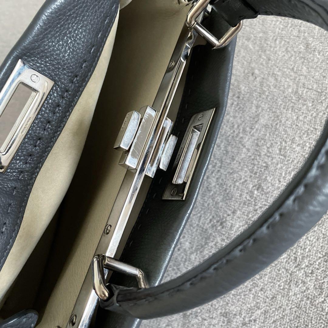 FENDI セレリア ピーカブー レギュラー アスファルトグレー ショルダー