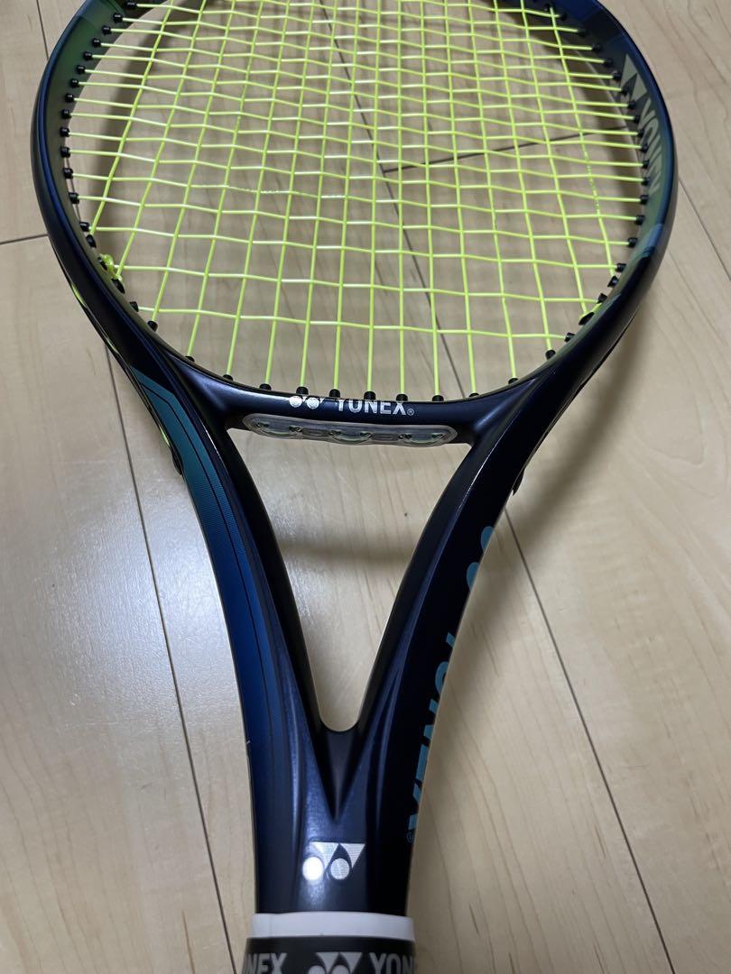 YONEX