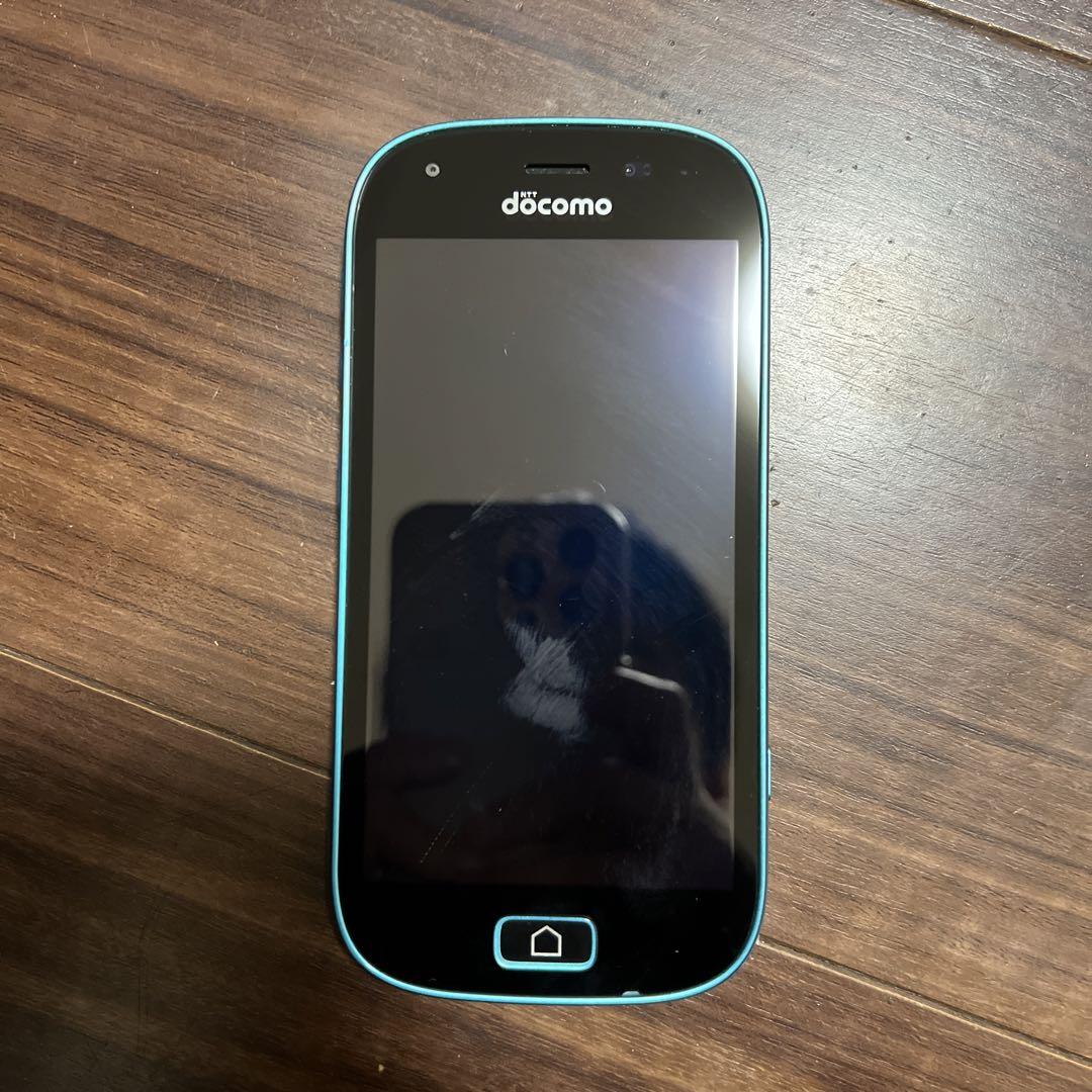 富士通 - docomo　らくらくスマートフォンme F-03K　ブルー Amazon | docomo F-03K らくらくスマートフォン me blue 青