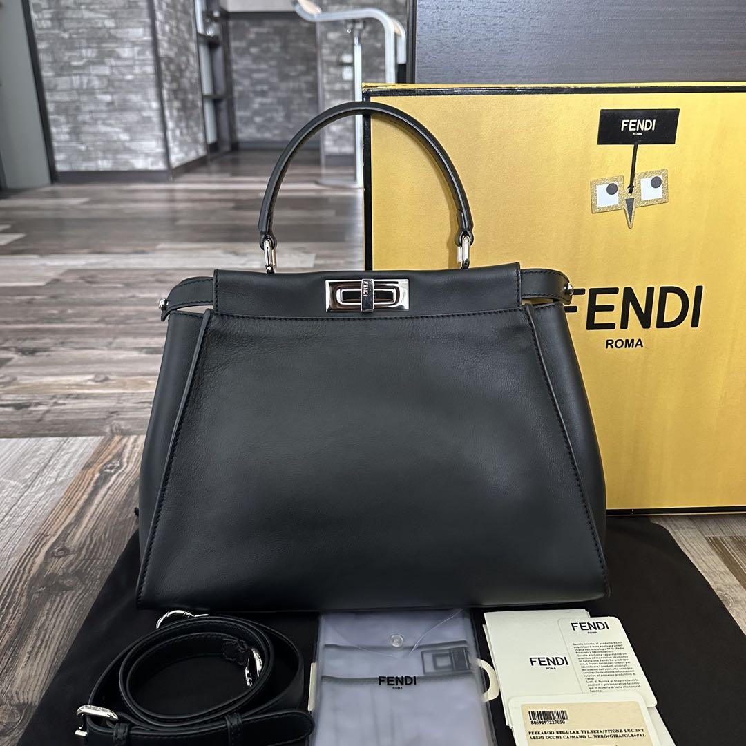 FENDI モンスター×パイソン ピーカブー ブラック ショルダーバッグ