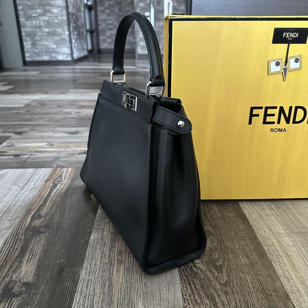 FENDI モンスター×パイソン ピーカブー ブラック ショルダーバッグ
