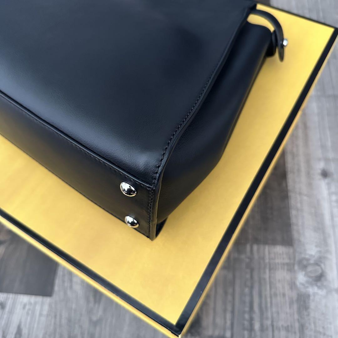 FENDI モンスター×パイソン ピーカブー ブラック ショルダーバッグ
