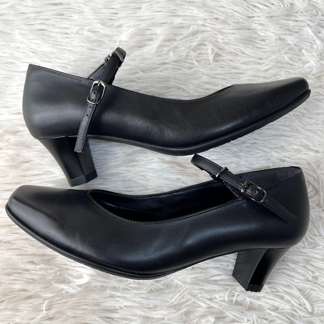 【新品未使用】ペダラ　ストラップ付き　レザー　パンプス