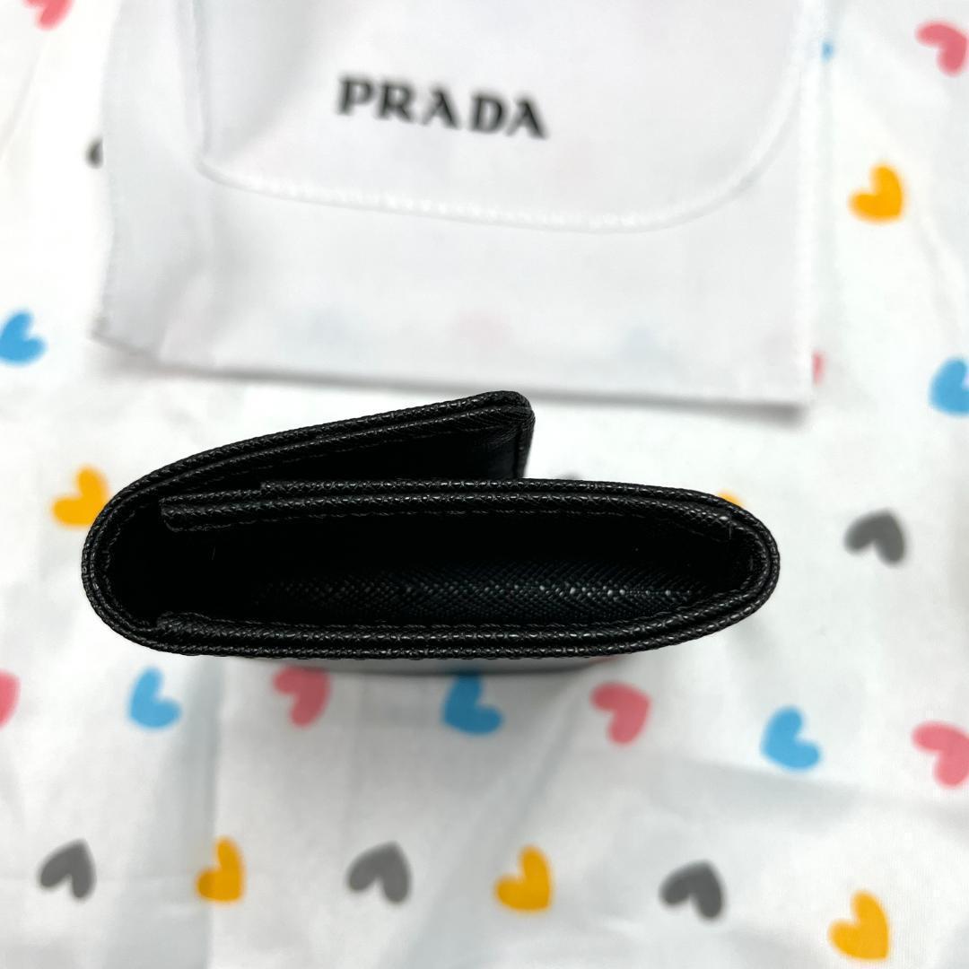PRADA ブラック 二つ折り財布 PRADA ブラック 二つ折り財布